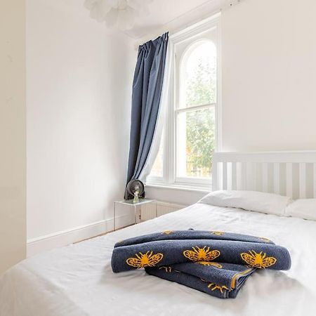 2 Bedroom Flat In St Johns Wood London Exterior photo