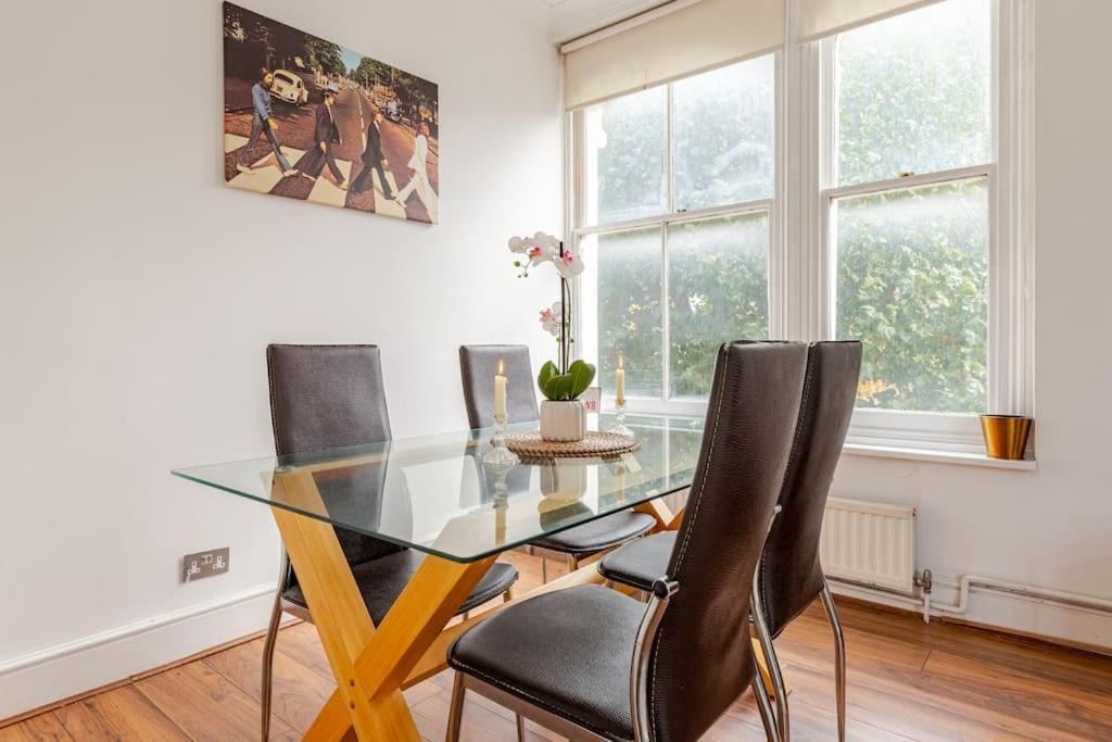 2 Bedroom Flat In St Johns Wood London Exterior photo