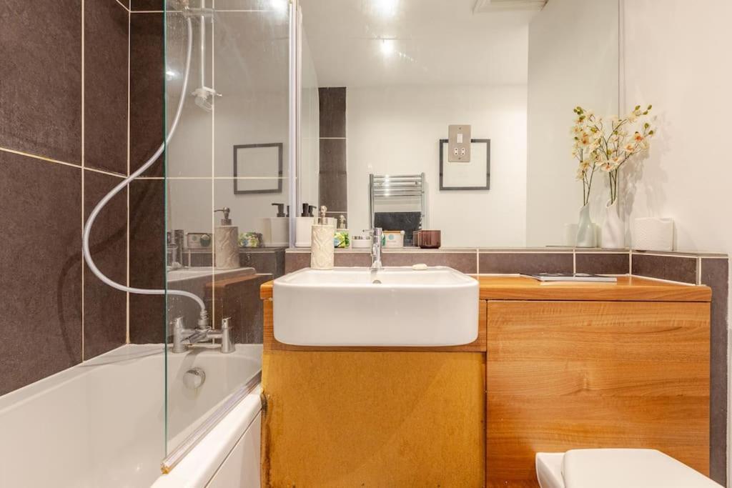 2 Bedroom Flat In St Johns Wood London Exterior photo