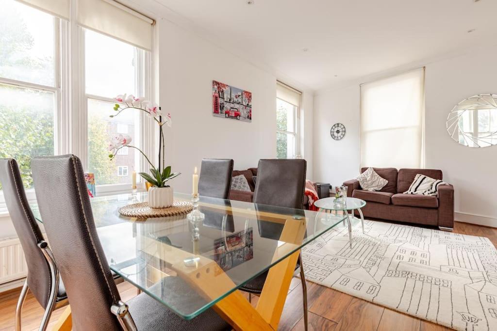 2 Bedroom Flat In St Johns Wood London Exterior photo